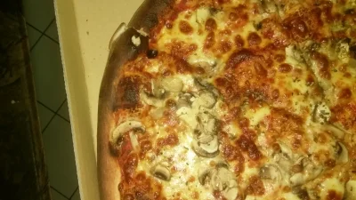 b.....n - Czy warto reklamowac pizze przypalona na bokach? #pytanie #pizza