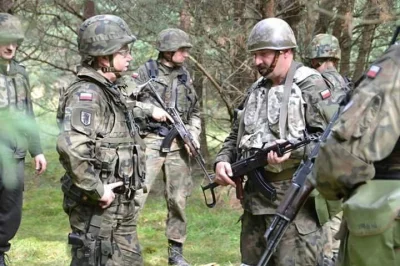 KarmazynPjekarz - Kolejny #munduriwyposazenie

Tym razem ciut o naszej armii, 2 Bryga...