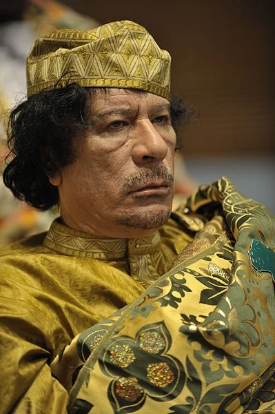dominik-ortyl - @maciejbo1: Na tym zdjęciu Santana wygląda jak Kaddafi