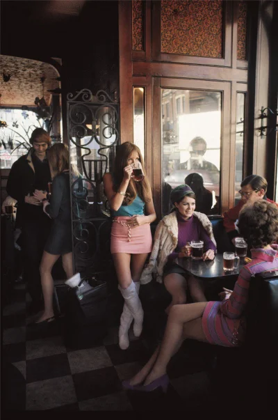brusilow12 - Typowy londyński pub w latach siedemdziesiątych XX wieku

#fotohistori...