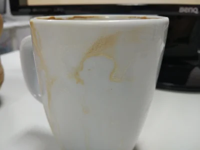 Pan_wons - Objawiło mi się jakieś zwierze na kubku kawą #!$%@? #zwierzeta #kawa
