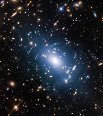 RFpNeFeFiFcL - Delikatne światło na zdjęciach z Hubble’a odkrywa przed nami rozmieszc...