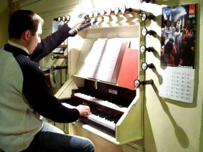 omeprazol - Tutaj IMHO organista bardzo ładnie zaaranżował: