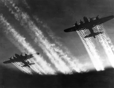 JednaZTychPrzekletychBestii - #lotnictwo #2wojnaswiatowa

B-17 ᕙ(⇀‸↼‶)ᕗ