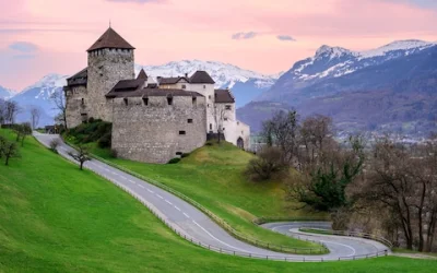 rinnan - Liechtenstein- obecnie najbogatszy kraj świata. Prawie 5 razy bogatszy od Po...