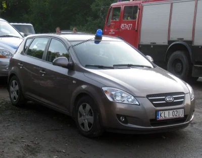 BELM0ND0 - Ludzie dzielą się na tych, którzy jebią policję i na tych, którzy jeszcze ...