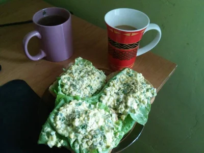 bonus - @D3jviD: pyszna kawa z kawiarki, zielona herbatka i pasta jajeczna na sałacie...