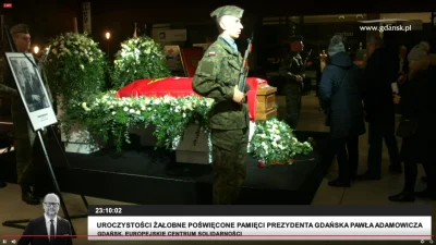 g.....i - Jaka formacja wojskowa pełni wartę przy trumnie?

#gdansk #adamowicz #zam...