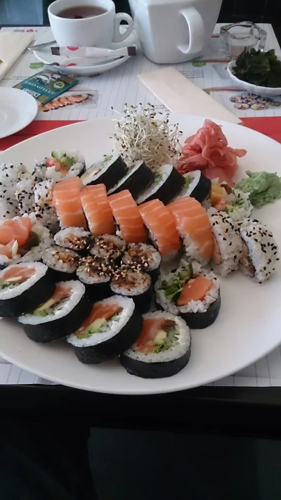 batyiwodka - żryj to #nakaca #sushi #pewniebyloaledobre #sramnawaszehashtagi #wstalem...