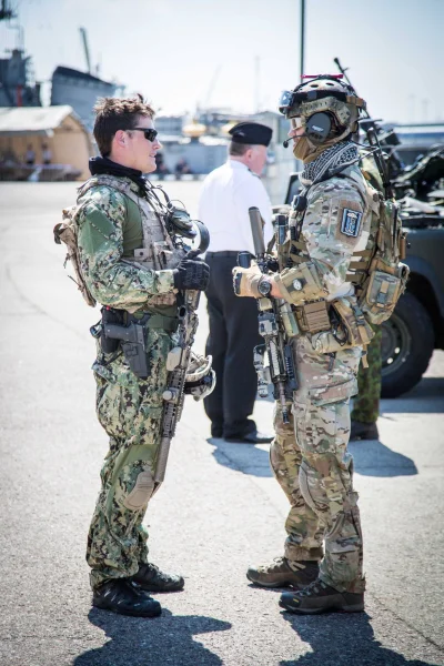 ZajebbcieTrudnyNick - Navy Seal i polski JWK 
#sluzbyspecjalne #wojsko #armia #grom ...