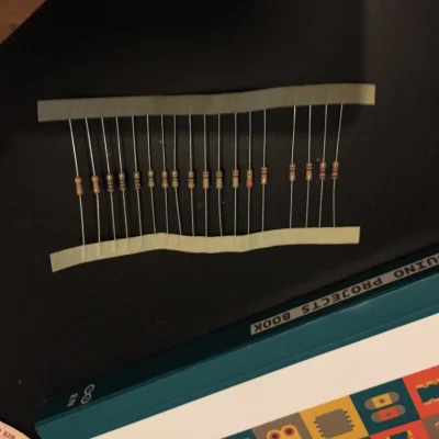 sebek1987 - Mireczki z #arduino, z której strony czytać kod bezpieczników? Jak rozpoz...