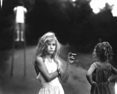 Klofta - Candy Cigarette, 1989 by Sally Mann 
#historycznefotki / nowy tag