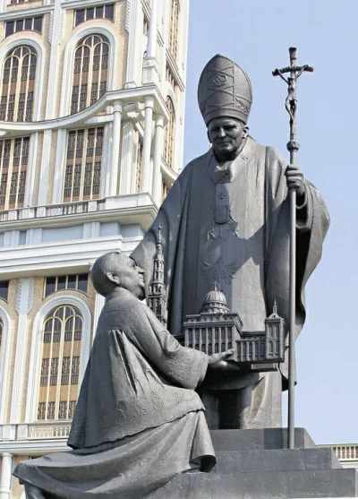 falszywyprostypasek - Wspólny pomnik Jana Pawła II i księdza Eugeniusza M. w Licheniu...