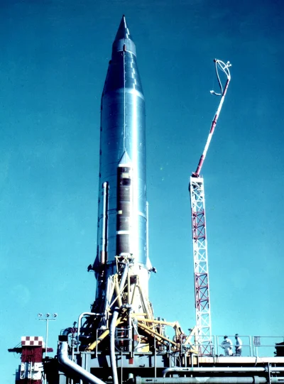 d.....4 - Rakieta Atlas B z satelitą SCORE na platformie startowej, 1958 rok. 

Via w...