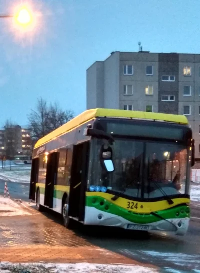 bijaukoff - #zielonagora #autobusy

A taki był fajny, elektryczny...

Pani na prz...