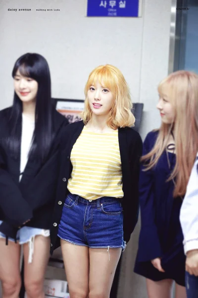 XKHYCCB2dX - #luda #wjsn 
#koreanka