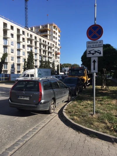 rozmik - Ktoś wie jak zmusić służby miejskie we #wroclaw do odholowania zaparkowanych...