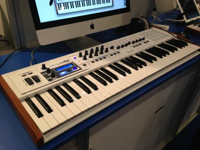 rezoner - Od tygodnia nie mogę się zdecydować na klawiaturę MIDI. Jestem ciut od kupi...