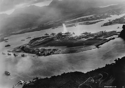 Pituch - 07.12.1941 

Atak na Pearl Harbor - japoński nalot na amerykańskie bazy fl...