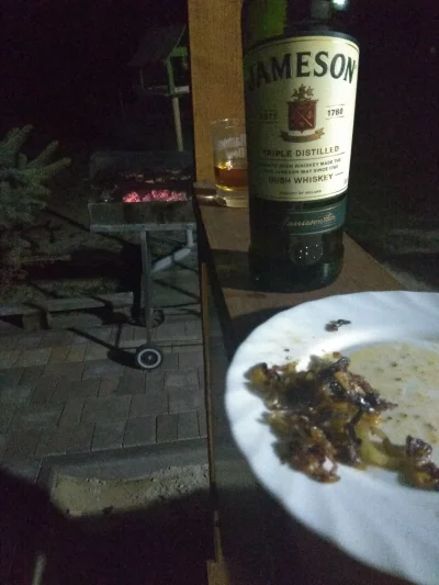 zjadak - Pozdrawiam wielbicieli cebulki z grila. 
#cebula #grill #jameson #cebulazaws...