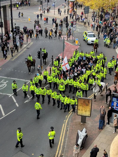 k1fl0w - @siodemkaxx: tymczasem marsz skrajnej prawicy w Manchesterze ( ͡° ͜ʖ ͡°)

...
