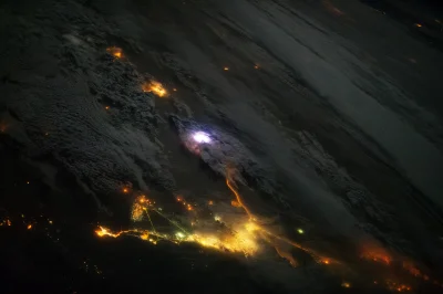 cabal512 - Burza widziana z pokładu ISS.
#kosmos #nauka #iss #burza