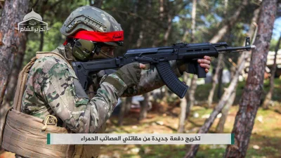 N.....q - Elitarne oddziały HTSu, tzw. "Red Bands", podczas szkolenia wojskowego gdzi...