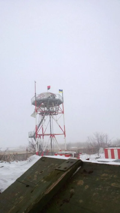 b.....g - Ukraińcy nie mogą się zdecydować jaką mają flagę.

Wieża na lotnisku w #d...