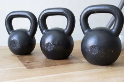 I.....o - #kettlebell to nadsprzęt sportowy. Powiedzmy, że masz taki zestaw kettli- 1...