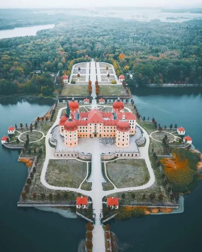 Castellano - Pałac w Moritzburgu w Saksonii, Niemcy
foto: germanyinpics 
#fotografi...