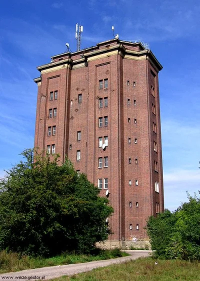 marcobolo - Na elewacji (obecnie częściowo zamieszkanej) wieży z toruńskiego Podgórza...