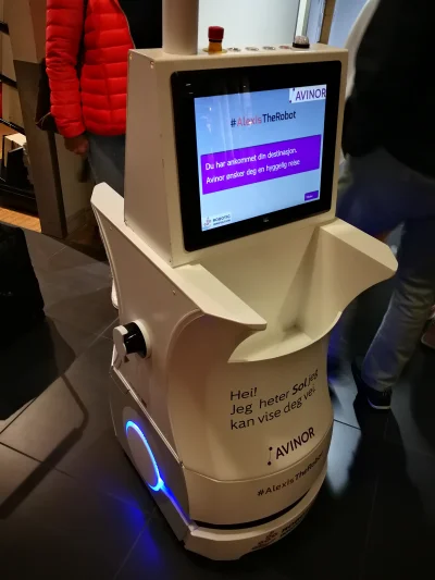 PMV_Norway - W #stavanger #norwegia na lotnisku obecny jest robot przewodnik. Mówi w ...