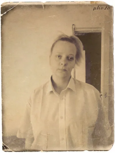 mudkipz - Wilczy Szaniec, rok 1944. Margarete Kaufmann-Schielen pozuje do fotografii ...