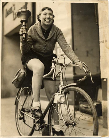 Micrurusfulvius - Przedwojenna kolarka długodystansowa
Evelyn Hamilton
#cycling
#f...