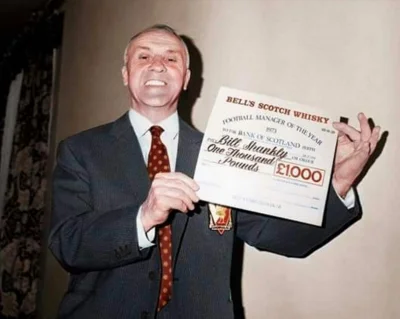 KingKenny - #lfc #lfchistorychannel

Shanks with his cheque for winning Manager of ...