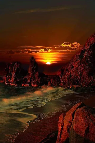 Montago - Argentyna - spektakularny zachód słońca wśród skał nad morzem...

SPOILER