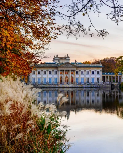 wykopowypixel - Na dobry początek dnia, zdjęcie Pałacu na Wyspie w kolorach jesieni, ...
