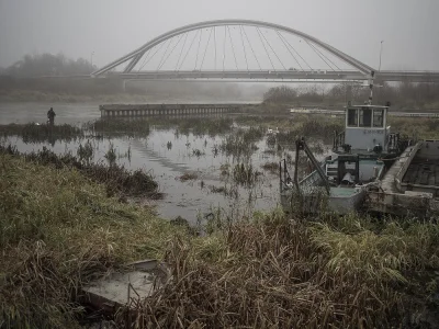 WezelGordyjski - #polska #fotografia #Narew 

Bardzo klimatyczna miejscówka. Ostroł...