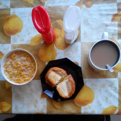 s0k0l_pl - Wiem że chcecie zobaczyć moje śniadanie więc 'wlała' :)
#sniadanie #kawa #...