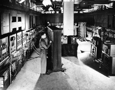 robekk1978 - #ciekawostki #historia #komputery #elektronika #elektroretro #luty
1946...