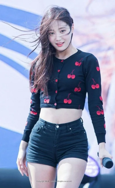 M.....m - #yeonwoo #momoland #koreanka #azjatki #ladnapani