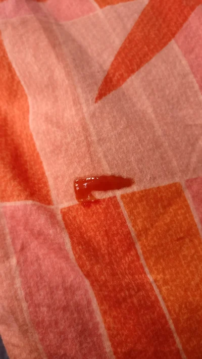 smoovin - Spadł mi ketchup na kołdrę, trochę #!$%@? ( ͡° ʖ̯ ͡°)

#heheszki