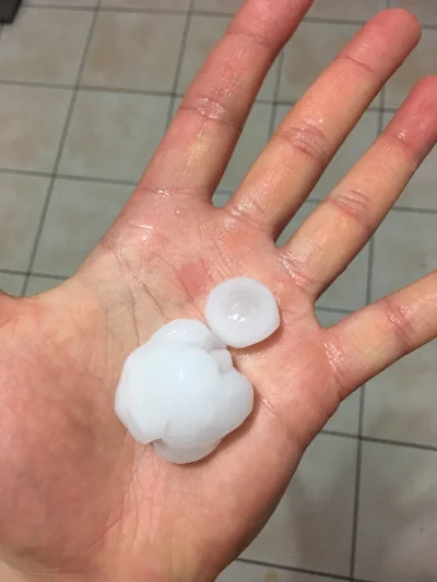 Nicky_Damage - #zielonagora taki grad prosto z ogródka...