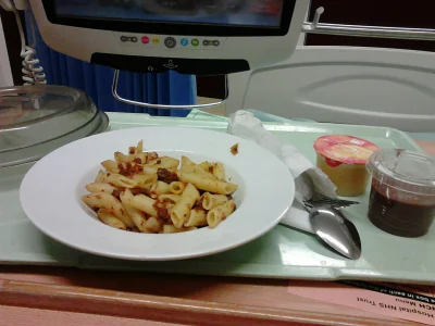 elsaha - Tak karmià w szpitalu w UK. Nawet dobre. 

#kolacjazmikrobami #szpitalnejedz...