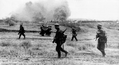 Rajtuz - Niemiecka piechota na obrzeżach Stalingradu. Wrzesień 1942 r.

#fotohistoria...