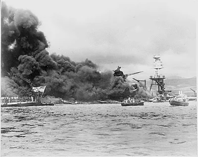 Pshemeck - Atak na Pearl Harbour. Hawaje 1941.
#iiwojnaswiatowa #hawaje #usa #wojnan...