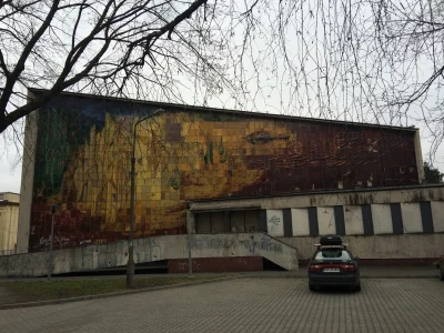 hsvduivbsh - Państwowa Szkoła Muzyczna w Nowej Hucie

#krakow #nowahuta #mural #cer...