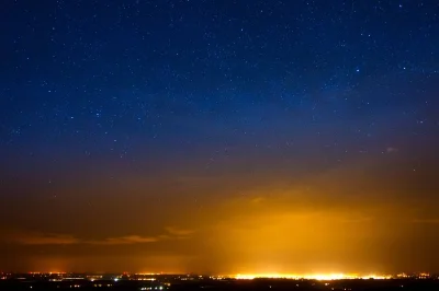 apo - ISO 3200, F/3.5 trochę LR i PS. 13.5 sekundy. Podziwiam, Twoją pasję, może jak ...