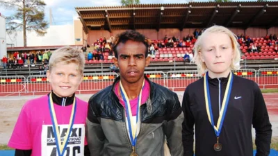 PacMac - @NarysujMiBaranka: 35 letni uchodźca wygrywa bieg dla dwunastolatków w Szwec...
