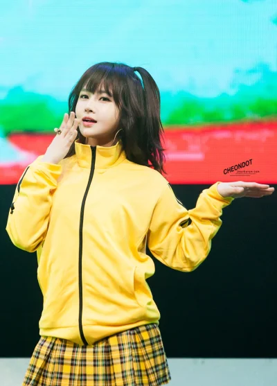 K.....o - #boram #tara
#koreanka